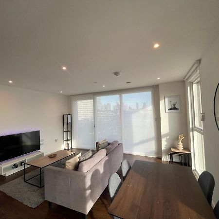 Immaculate 2Bed Apartment In London- City Views Dış mekan fotoğraf